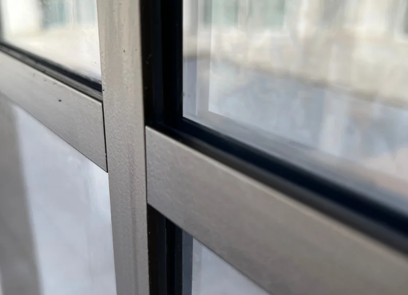 Fensterfugen und Glasfugen fachgerecht erneuert durch Meleleo in der Ostschweiz